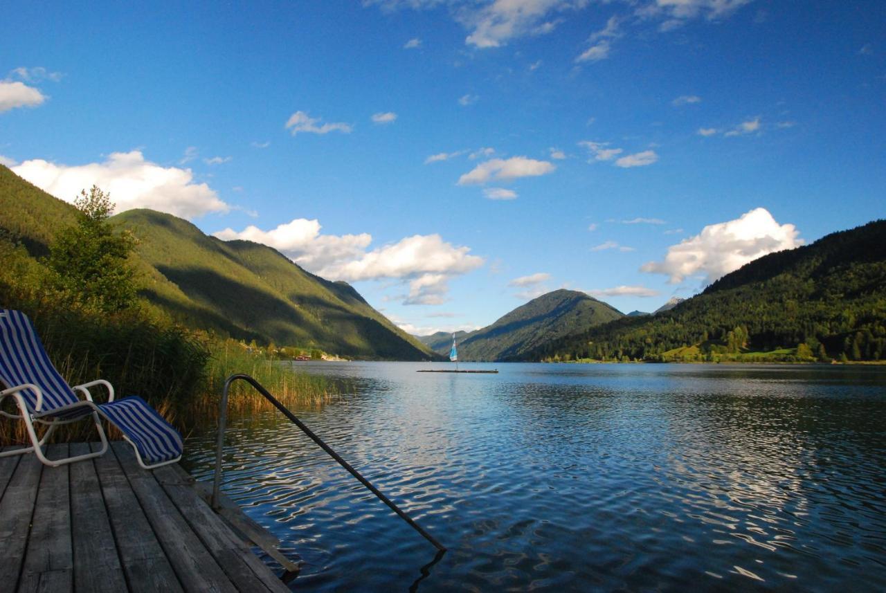 Lacus Hotel Am See Weissensee Exterior foto